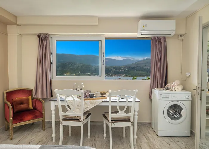 Aphrodite Superb Sea View Apartment *